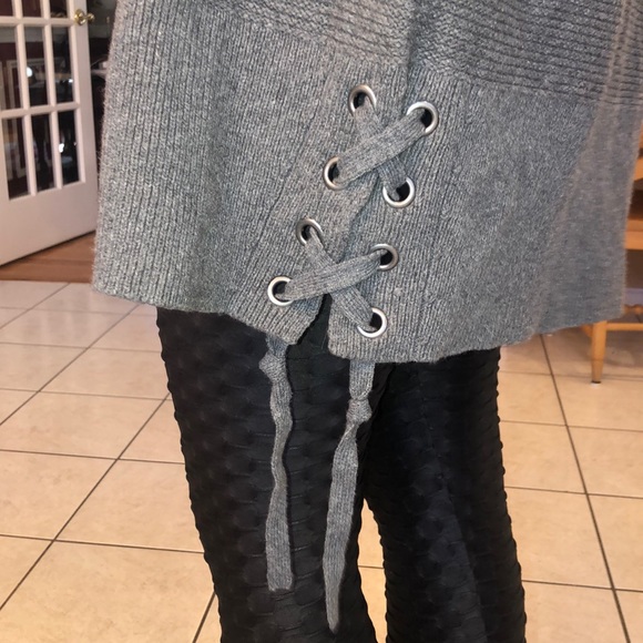 GAP Cardigan - Picture 2 of 4